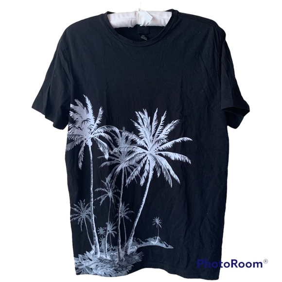 H&M | Shirts | Hm Black And White Palm Tree Short Sleeve Tshirt Graphic ...